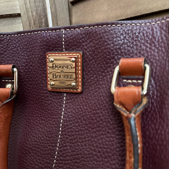 Dooney & Bourke Large Shoulder Bag - Picture 4 of 13